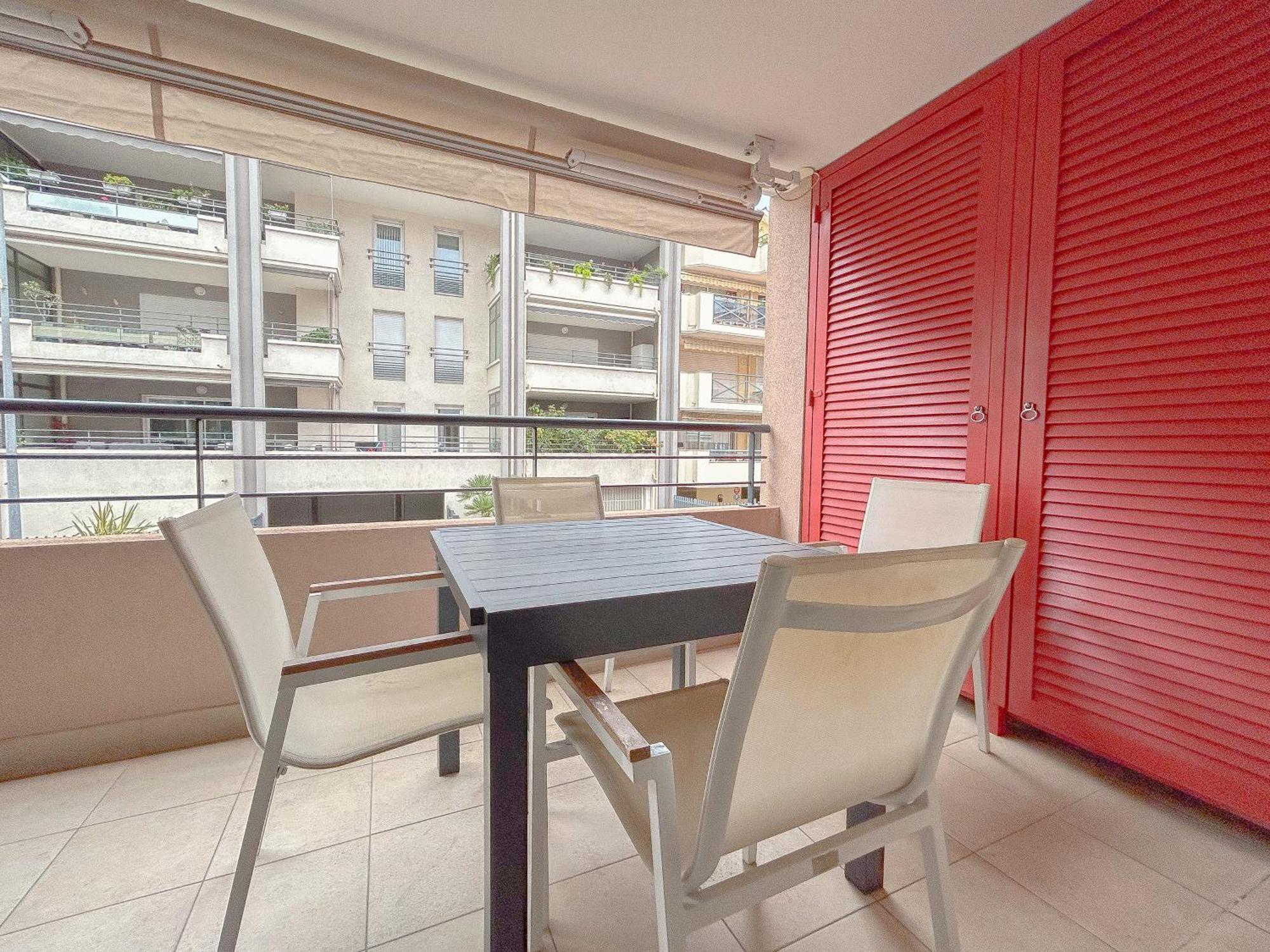 Appartement Centrale A 100 M Des Plages Rue De Provence Saint-Raphael  Ngoại thất bức ảnh